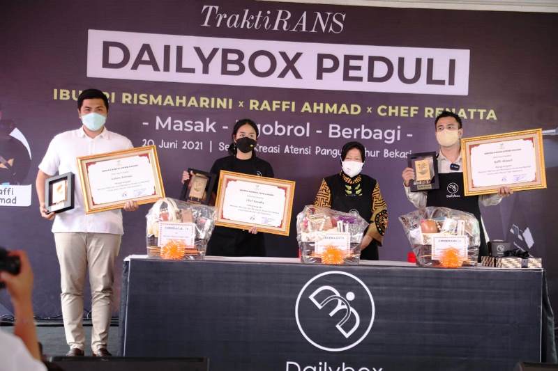 Risma also took advantage of the opportunity to motivate beneficiaries throughout Indonesia.